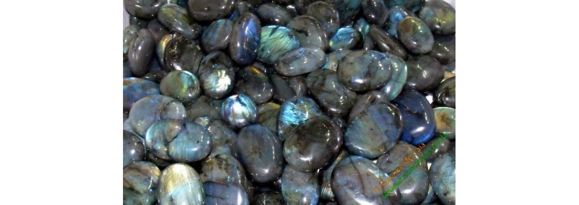 Λαμπραδορίτης